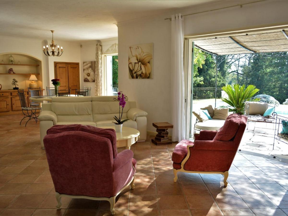 Peaceful Villa In Saint Paul De Vence With Pool Экстерьер фото